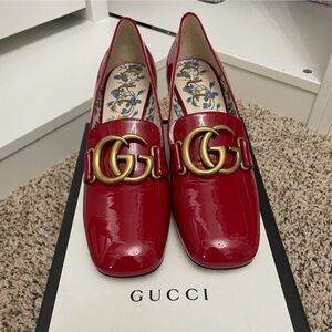 Gucci Red Patent Leather Flats with Gold Logo
